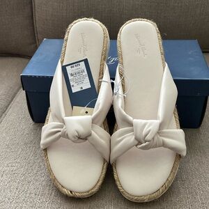 Universal Thread Dena slip on sandal size 8.5